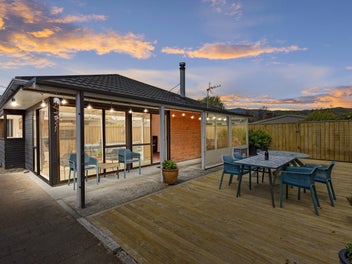 Spacious Family Home with Superb Garaging