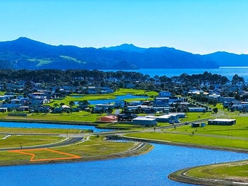 Wide Lake Frontage - North facing aspect