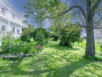 Historic Lilac Villa