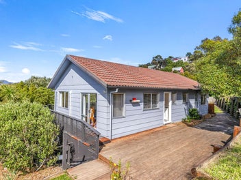 Privacy, Sun and Views Above the Valley