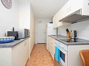 Stylish 2-Level Apartment with private balcony!