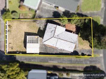 Rare 675m2 Freehold - Walk to Green Bay Schools