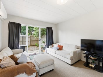 AFFORDABLE ENTRY | ELLERSLIE BORDER