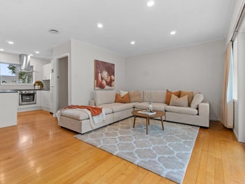 Elegant Home-Unit in Coveted Triple Grammar Zone