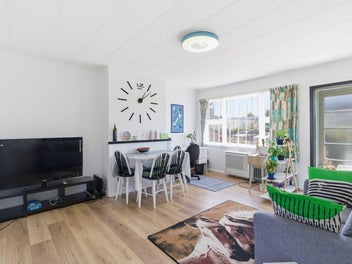 Charming Town House In Sought-After Riccarton!