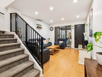 Affordable, Safe & Freehold in Great Location