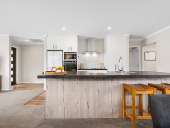 Modern, Affordable & Neighbouring the Golf...