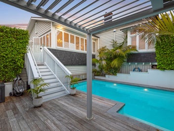 Luxe Living on the Point