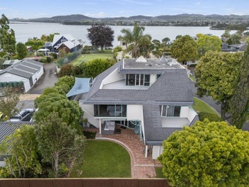 Give this house a second chance!