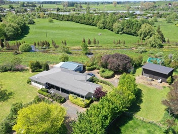 Classic Lifestyle Living - Space, Style & Views