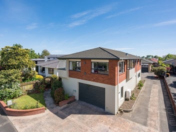 Dual Dwellings, Prime CBD Estate Sale!