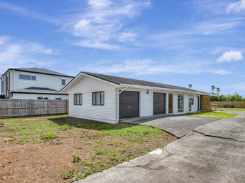 Newly Renovated! Large Home on 925m² Land