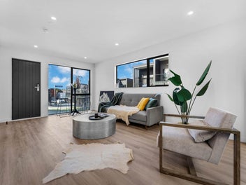 2-4 Bedroom Multiple Choices in Rangitoto Zone !