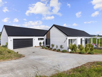 Stunning 4-year-old Lifestyle Home with Views