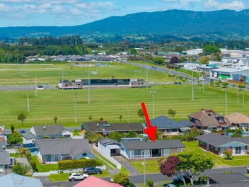 Gorgeous Garden Gem and Guest Studio