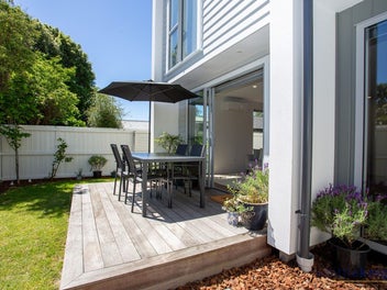 Modern & Sharply Priced (High $500k - Mid $600k)