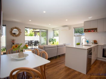 Modern & REAL VALUE - Prime Spot, 3 BED, 3 TOILET