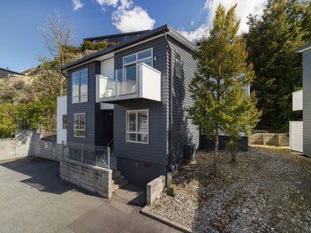 A rare find – three-bedroom Beechwood Apartment