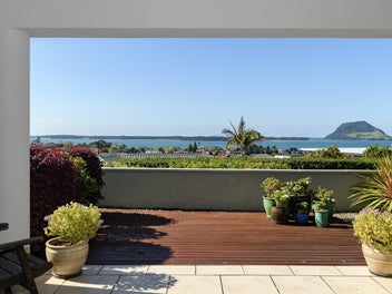 Relaxed living - stunning views