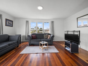 A Cracker in Otahuhu