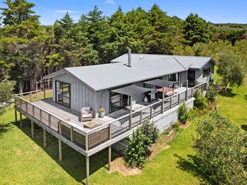 Serene, Private & Sunny on Leccino Valley Road!