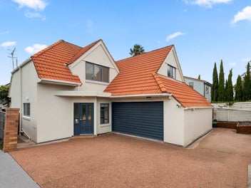 Family Lifestyle in a Coveted Campbells Bay