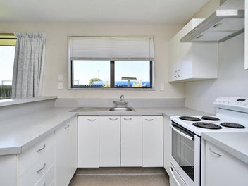 * UNDER OFFER * The Price Is Right