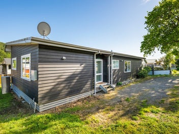 Modern Lockwood, Good Bones & Great Location