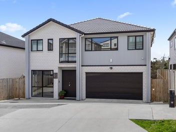 Grand Family Living with Income Potential