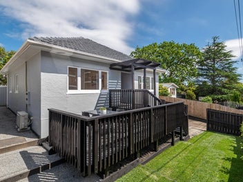 Immaculately Presented, Location Rich