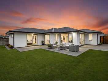 * UNDER OFFER * Stunning Family Haven with Immedia