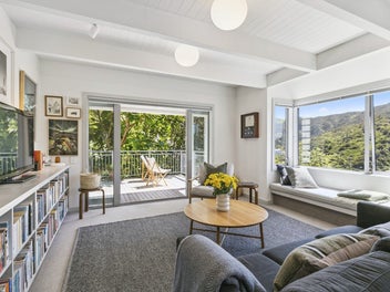 Smart Design, Stunning Sun & Super Location