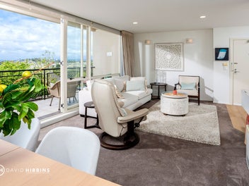 Easy Living, City Views