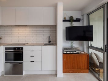 Top Floor with 2 Side by Side Garaging