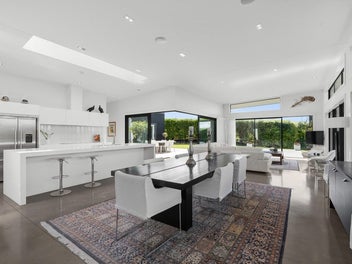 Contemporary Elegance in the Estate