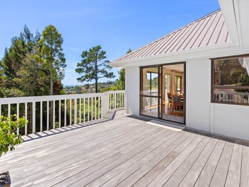 Freehold Land, Rangi Zone, Stunning Seaview