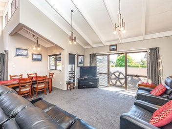 City, cafe & culture comforts!