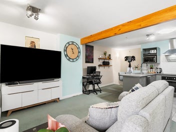 The Lincoln Building: One of Just Seven