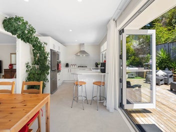 Coastal Comfort and Modern Living