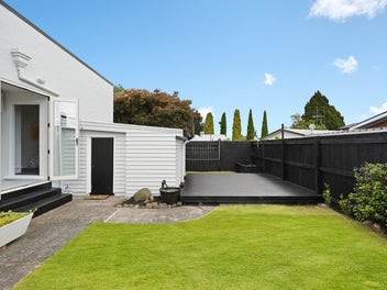 Beautifully Refreshed - Freehold Art Deco