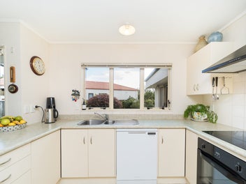 Pretty And Proud On Dalfield!