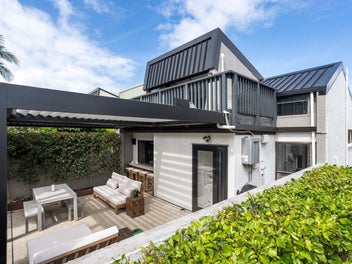 Final weekend to view 12.45-1.15pm Sat/Sun