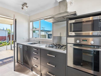 Great location plus great garaging