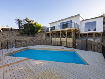 An Entertainers Dream. Low Maintenance, With Pool!