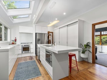 VENDORS PURCHASED ELSEWHERE - RING FOR A VIEWING!