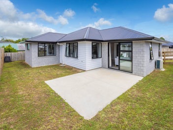 Immaculately Presented Modern Home