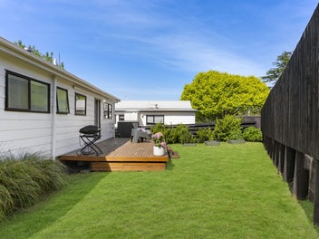 Vendors have bought!!! Valley School Zoned!