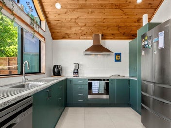 MUST SELL, moving AUS