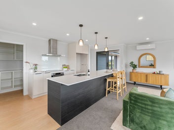 Picture Perfect In Pukerua