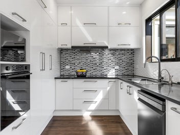 Elite & Renovated - Single Level